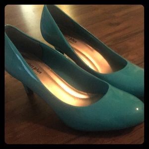 Comfort plus by predictions Teal heels